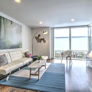  Holiday home Modern With Rooftop United States